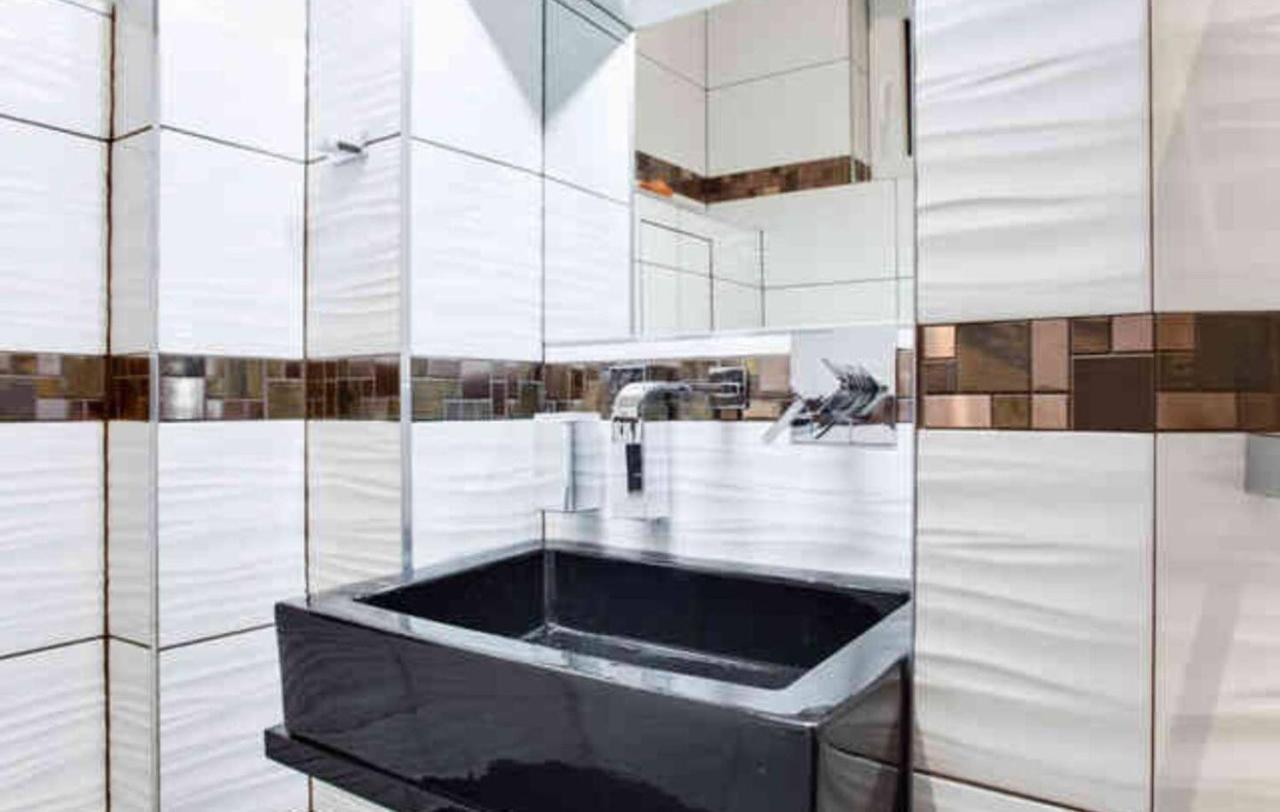 Luxury 3kk W/2kingbeds 65”tv,next Wenceslas Sq Appartement *