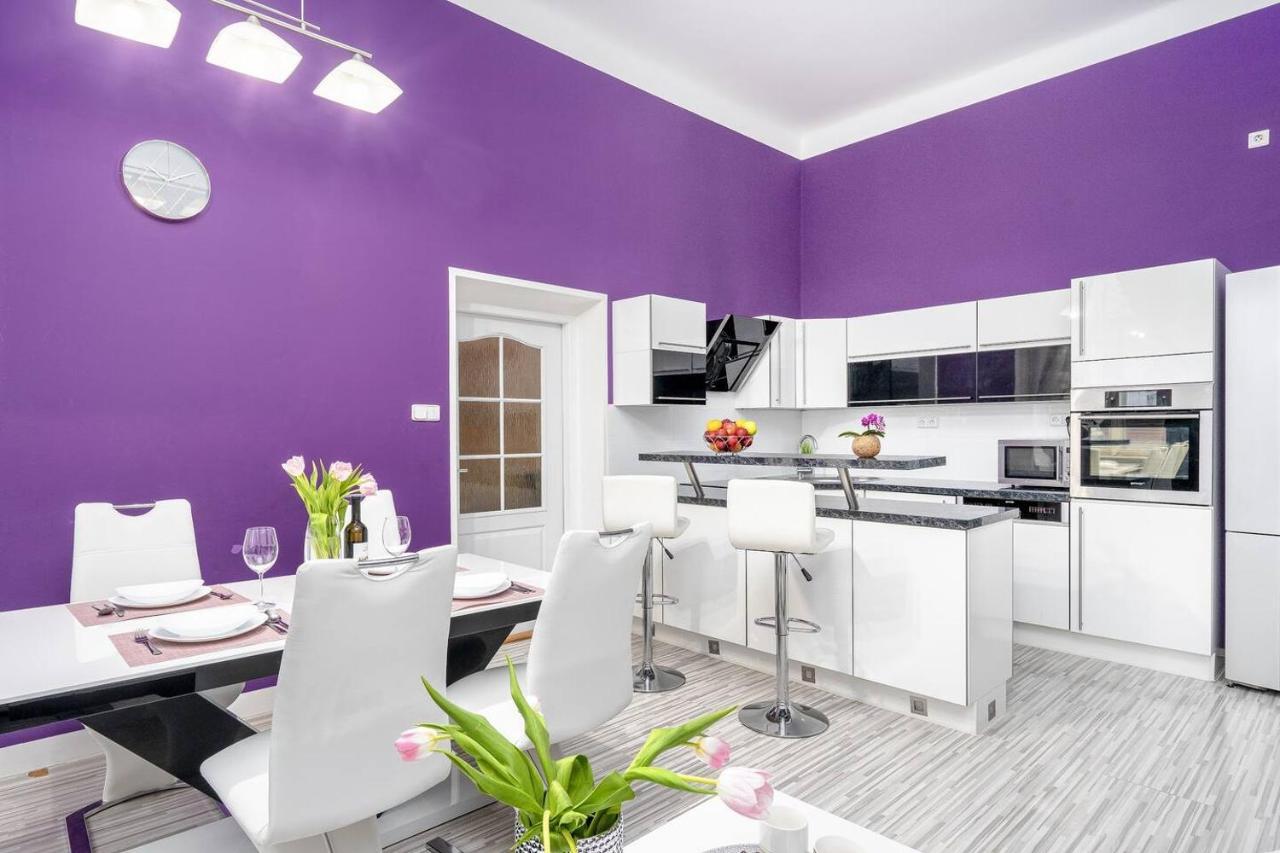 Luxury 3kk W/2kingbeds 65”tv,next Wenceslas Sq * Praag